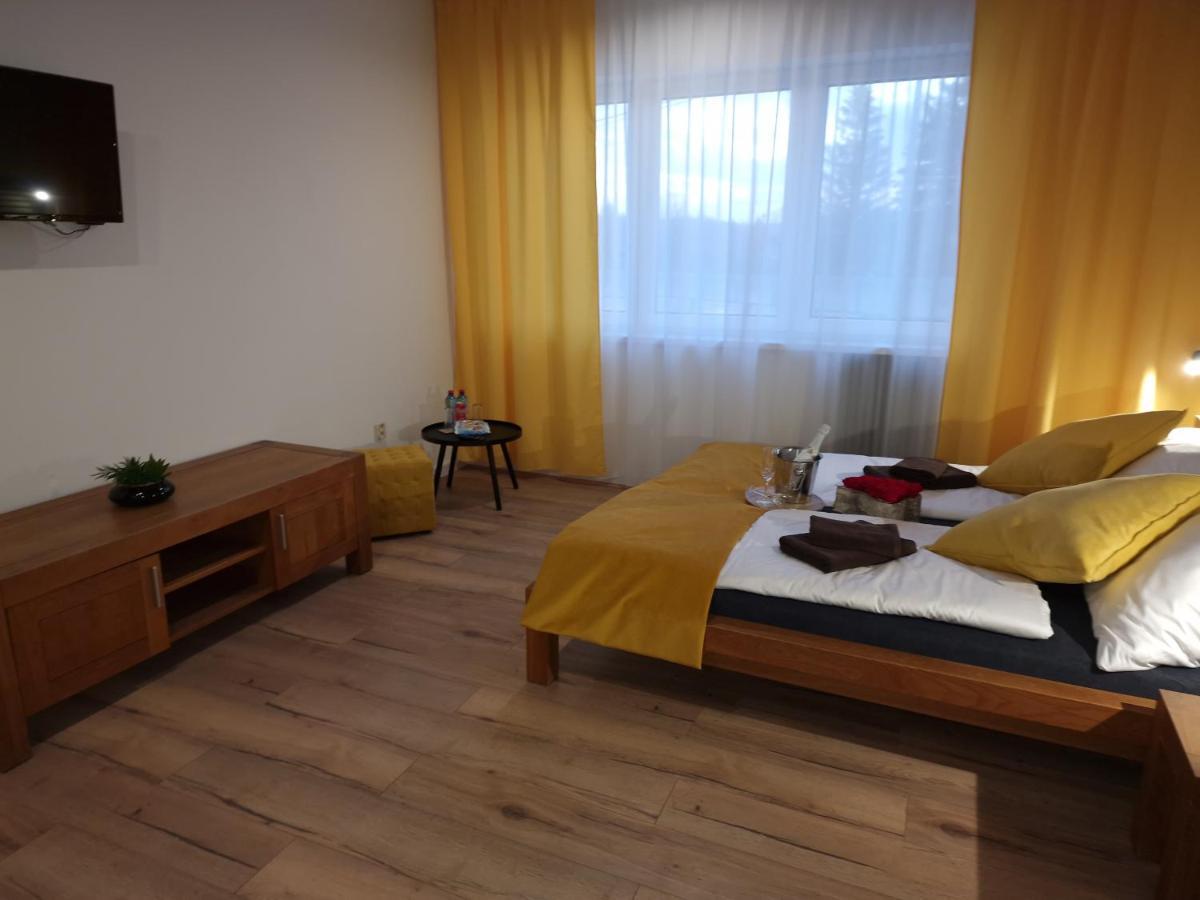 Bird House Hotel Presov Exterior photo